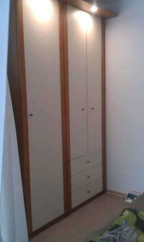 Großer Kleiderschrank von IKEA 140 x 60 x 236 mit Licht